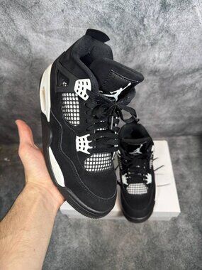 Size 8.5 | Jordan 4 White Thunder With Box | Pre-Owned